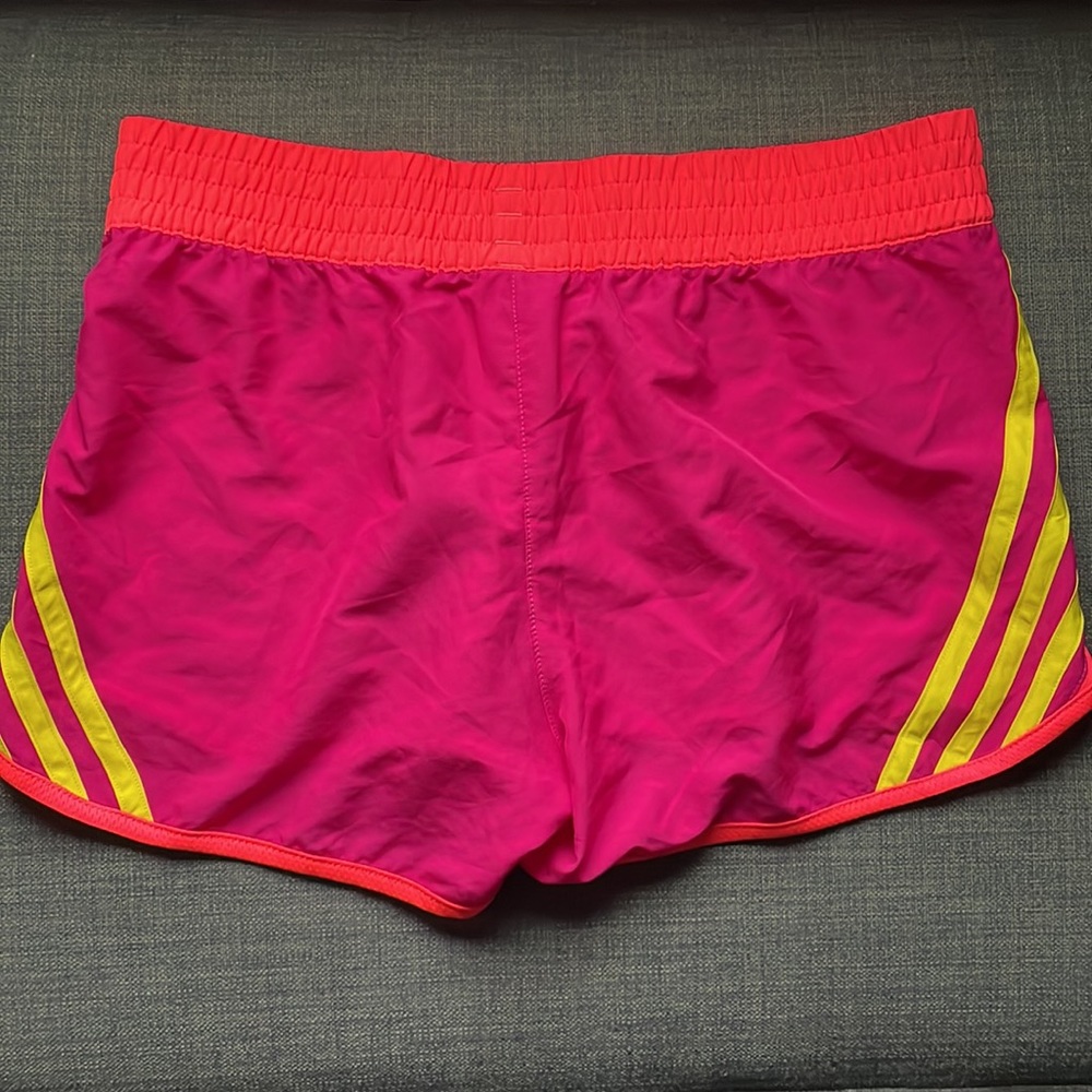 NWT Adidas curve shorts, size medium, blast pink / red zest - Picture 4 of 9